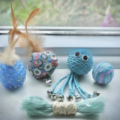 5 Delig Kattenspeelgoed Set – Blauwe Speelgoed Set Voor Katten – Kattenspeelgoed – Speelgoed Met Belletjes – Speelballen – Fluffy Stick / Kitten Speelgoed